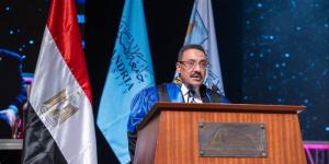 رئيس جامعة الإسكندرية يشهد حفل تخريج دفعة جديدة من برامج الدراسات العليا المهنية بكلية الأعمال - المدينة برس