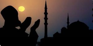 "اللهم اكفني بحلالك عن حرامك"، أدعية صلاة الفجر للأمان من الفقر - المدينة برس
