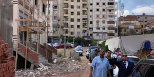 بعد سقوط جزء من عقار، محافظ الدقهلية يتفقد شوارع طلخا ويوجه بإزالة التجاوزات (صور) - المدينة برس