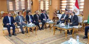 من ديوان المحافظة، وزير العمل يطلق جولة ميدانية بالشرقية - المدينة برس
