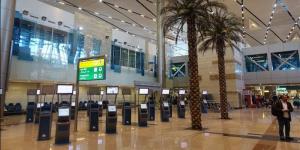 مطار القاهرة يكرم موظفا رفض تقاضي أموال مقابل خدمة راكبة - المدينة برس