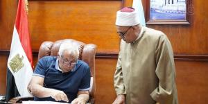 محافظ مطروح يهنئ أوائل الثانوية الأزهرية ويعلن عن احتفالية لتكريم أوائل الشهادات - المدينة برس