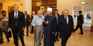 الأزهري يشيد بمسيرة الفنان فاروق فلوكس ويؤكد: "نهضة الأمم تبدأ من الأسرة الواعية" (صور) - المدينة برس