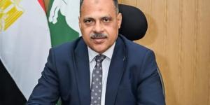 محافظ الشرقية يُهنئ الطالب عبدالله محمود الأول على الجمهورية بالثانوية العامة - المدينة برس