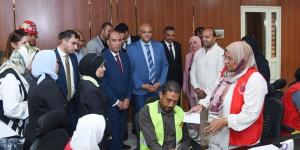 وزير العمل ومحافظ الإسكندرية يتفقدان موقع مشروع القطار السريع - المدينة برس