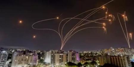 التلفزيون الإيراني: استهداف جسرين في مدينة بندر خمیر بمحافظة هرمزغان - المدينة برس