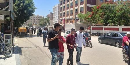 مراجعة نهائية لطلاب الثانوية العامة أمام لجان الشرقية قبل اختتام الامتحانات - المدينة برس
