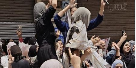 دموع الفرح اختلطت بالزغاريد، طلاب الثانوية العامة بالغربية يحتفلون بانتهاء الامتحانات (فيديو) - المدينة برس