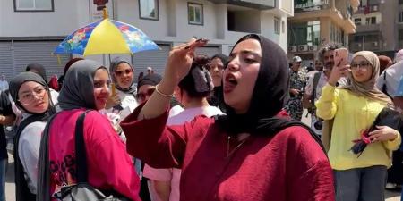 بالزغاريد، فتاة تحتفل بانتهاء امتحانات الثانوية على طريقتها الخاصة بالجيزة (فيديو) - المدينة برس