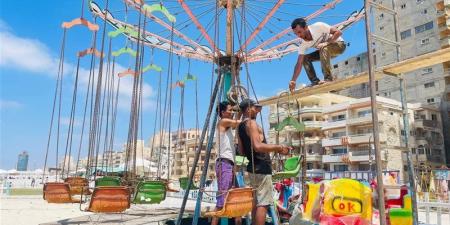 إزالة ألعاب خطرة لـ"ملاهي" مخالفة على شاطئ النخيل بالإسكندرية - المدينة برس
