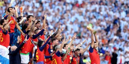 استقبال حافل بانتظار المنتخب الإسباني - بوابة المدينة برس