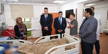 حادث طريق رأس سدر، محافظ جنوب سيناء يطمئن على حالة مصابتين بمستشفى شرم الشيخ - المدينة برس