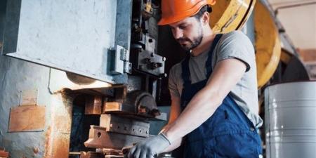 ما حكم تأخير أجر العامل؟ أمين الفتوى يجيب (فيديو) - المدينة برس