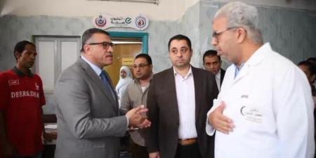 بعد إقالة مدير مستشفى قنا العام.. نقابة الأطباء تهاجم المحافظ: "لن يوفر سرنجة ناقصة" - المدينة برس