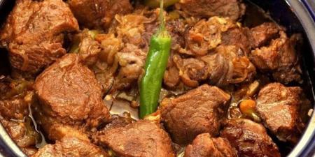 طريقة عمل طاجن لحمة بالبصل بمذاق غني وخطوات بسيطة - المدينة برس