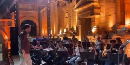شاهد، تجهيزات حفل ماجدة الرومي قبل حفلها الليلة بمهرجان جرش بالأردن - المدينة برس
