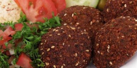 طريقة عمل الطعمية بحشوات مختلفة في المنزل لإفطار لذيذ يوم الجمعة - المدينة برس