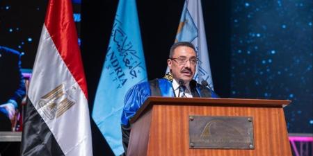 رئيس جامعة الإسكندرية يشهد حفل تخريج دفعة جديدة من برامج الدراسات العليا المهنية بكلية الأعمال - المدينة برس