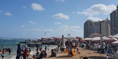 إقبال كبير على شواطئ الإسكندرية (صور) - المدينة برس