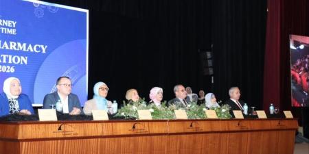 صيدلة الإسكندرية تحتفل بتخريج الدفعة الثانية من برنامج PharmD-Clinical Pharmacy - المدينة برس