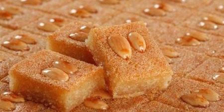 طريقة عمل البسبوسة بالمكسرات، أحلى وأوفر من الجاهزة - المدينة برس