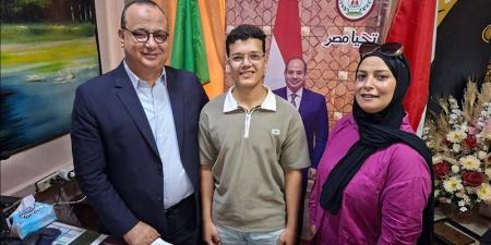 بعد تفوقه، "تعليمية أجا" تحتفي بالسادس على الجمهورية علمي علوم (فيديو وصور) - المدينة برس