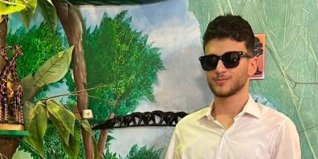 بصورة جانب الكتب، مهاب محمد الثاني على الجمهورية يروي قصة تفوقه في الثانوية العامة (فيديو) - المدينة برس
