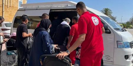 من رفح إلى المستشفيات المصرية، الهلال الأحمر يواصل مساندة الجرحى الفلسطينيين - المدينة برس