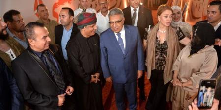 الفن يجمع العرب على أرض جمصة، محافظ الدقهلية ومادلين طبر يتفقدان معرض الفن التشكيلي في ختام المهرجان الصيفي (صور) - المدينة برس
