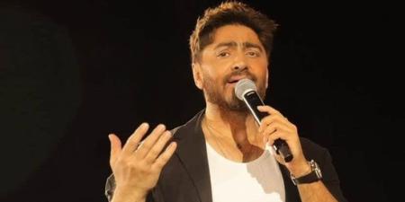 وفاة والد تامر حسني تؤجل حفليه في جرش والعلمين الجديدة - المدينة برس
