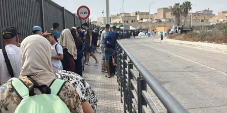 مرور العالقين من معبر مليلية المحتلة - بوابة المدينة برس