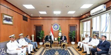 محافظ الدقهلية يبحث مع مدير الأمن خطط تعزيز الانضباط الأمني والتنسيق المشترك - المدينة برس