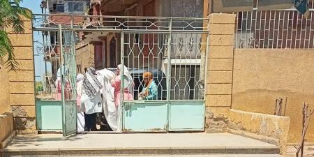 ولادة مفاجئة داخل "توك توك"، فريق طبي ينقذ أمًا ومولودتها أمام وحدة صحة كفر شكر - المدينة برس