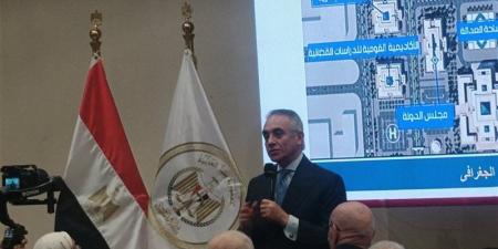 وزير العدل يستقل المونوريل متوجهًا إلى مدينة العدالة ويستمع لآراء المواطنين - المدينة برس