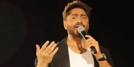 تعرف على مواعيد حفلات تامر حسني بعد وفاة والده - المدينة برس
