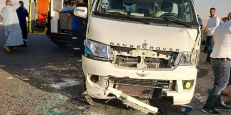 مصرع 3 أشخاص وإصابة 16 آخرين في انقلاب ميكروباص بصحراوي المنيا - المدينة برس