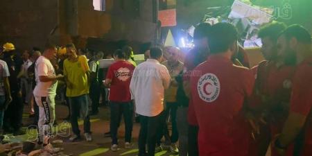 بعد سماع استغاثات، الاستعانة بأجهزة متخصصة للبحث عن ناجين أسفل أنقاض عقار حدائق القبة (صور) - المدينة برس