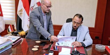 محافظ سوهاج يعتمد نتيجة الدور الثاني للشهادة الإعدادية بنسبة نجاح 91.85% - المدينة برس