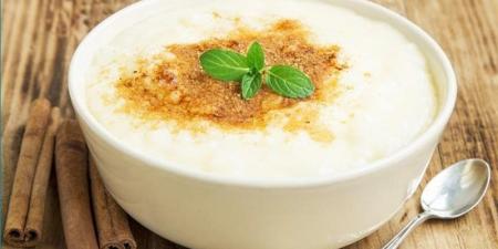 طريقة عمل الرز بلبن بالكريم شانتيه لتحلية صيفية مميزة - المدينة برس