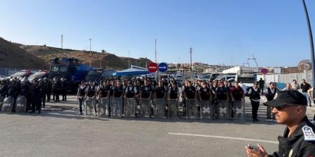 فرق مكافحة العصابات والشغب تعزز الجاهزية الأمنية في محيط سبتة ومليلية - بوابة المدينة برس