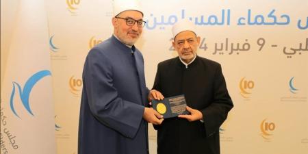 شيخ الأزهر يطمئن على صحة مفتي الجمهورية هاتفيًا ويدعو له بتمام الصحة والعافية - المدينة برس