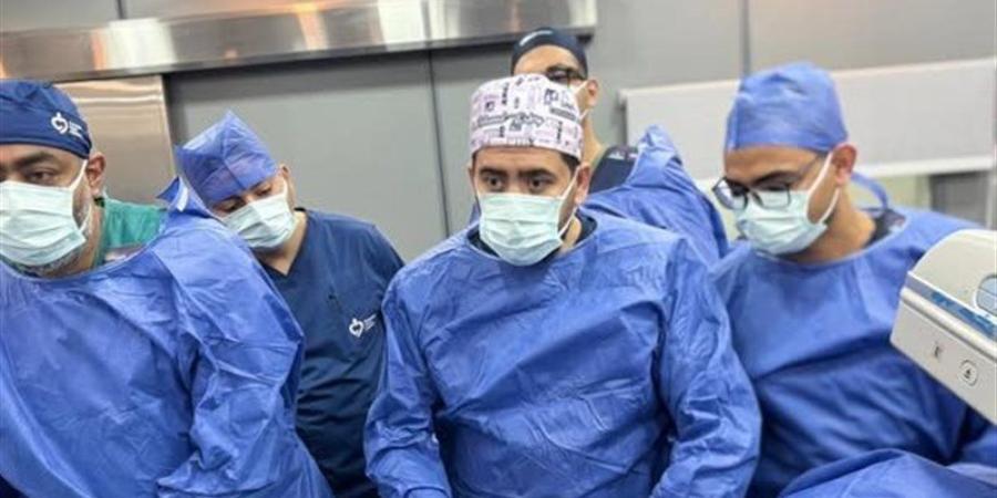 خبير مصري أسترالي يجري 13 تدخلًا متقدمًا بالمجان لعلاج الانسداد المزمن بالشرايين التاجية - المدينة برس