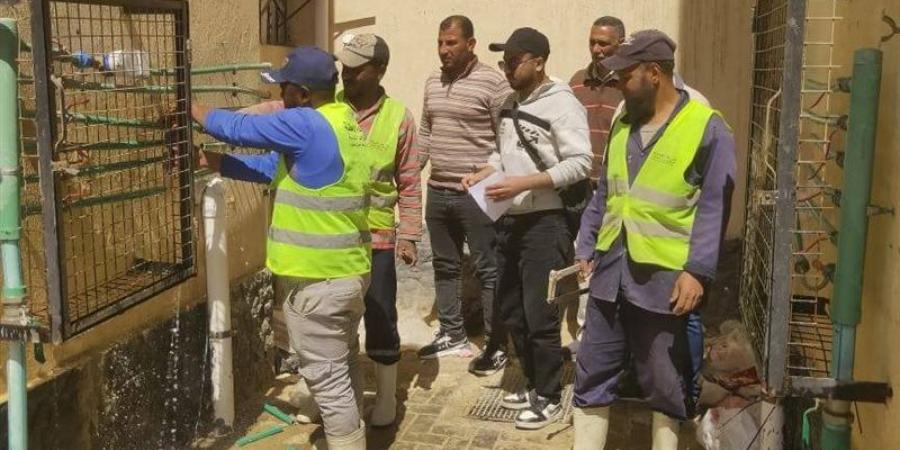 حملة لإزالة وصلات المياه المخالفة بمدينة بدر - المدينة برس