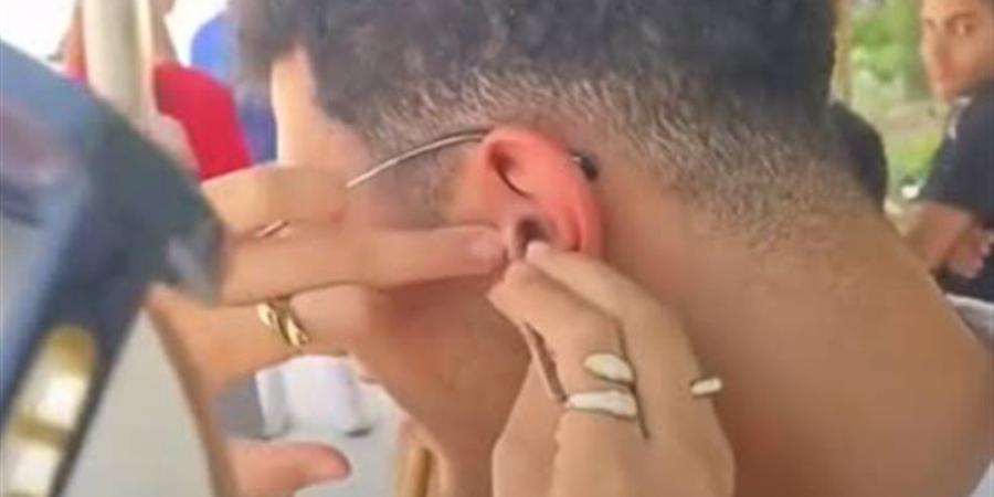 تقاليع جديدة للغش في الثانوية العامة.. سماعات بلوتوث في مناديل ومساطر وآلات حاسبة.. المراقبون يحذرون من أكياس الشيبسي وزجاجات المياه والكمامة.. ويكشفون سر “شفرة مورس” بين الطالبات - المدينة برس