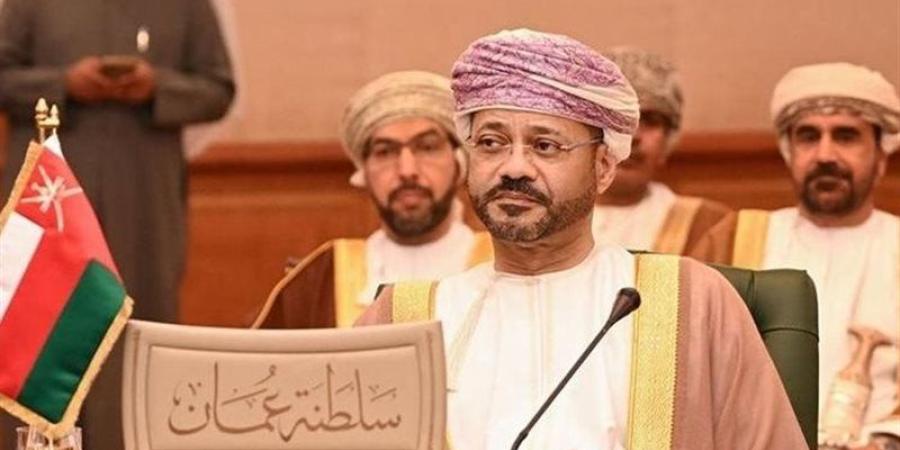 سلطنة عُمان تكشف موقفها من فرض رسوم على عبور السفن بمضيق هرمز - المدينة برس