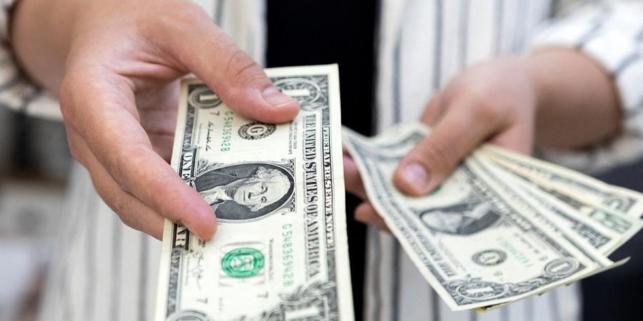 الدولار يتجه لتحقيق أكبر مكاسبه الشهرية منذ قرابة عام - بوابة المدينة برس