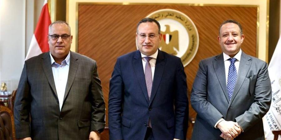 وزير التعليم العالي يبحث مع نقيب المهندسين إطلاق مسارات جديدة لدعم الابتكار - المدينة برس