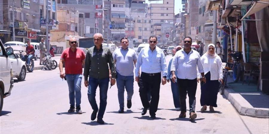 جولة ميدانية لمحافظ دمياط في عزبة البرج لمتابعة جودة الخدمات المقدمة للمواطنين - المدينة برس