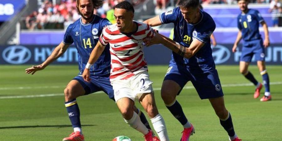 أمريكا بـ 10 لاعبين تتخطي البوسنة والهرسك بثنائية وتتأهل لثمن نهائي كأس العالم (فيديو) - المدينة برس