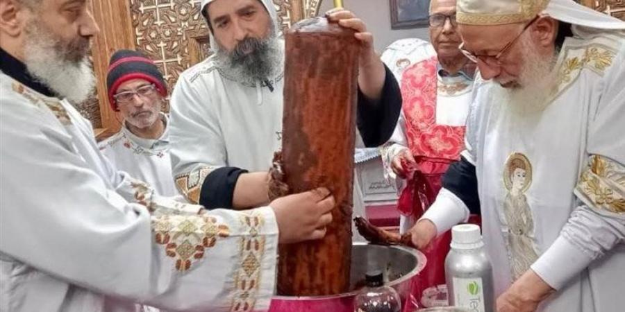 الأنبا أغناطيوس يدشن أيقونة للأنبا موسى الأسود ويطيب رفاته - المدينة برس